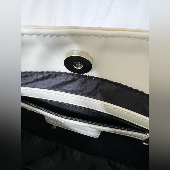 Steve Madden White Half Moon Crescent Chain Accent Y2K Shoulder Purse - Picture 5 of 14